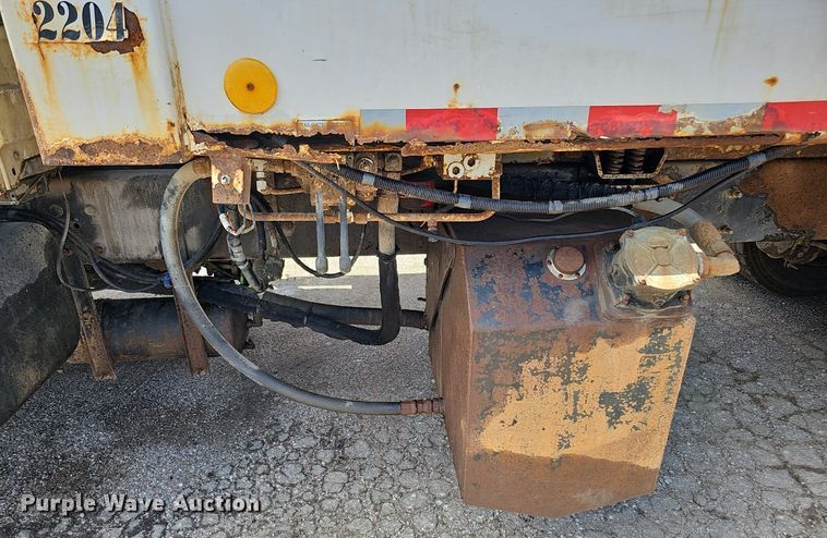 image for item DQ0090 2003 International 7400  refuse truck