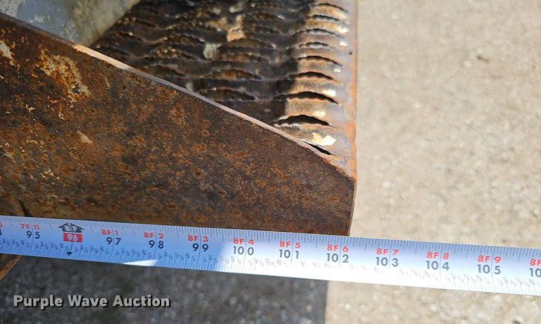 image for item DQ0090 2003 International 7400  refuse truck