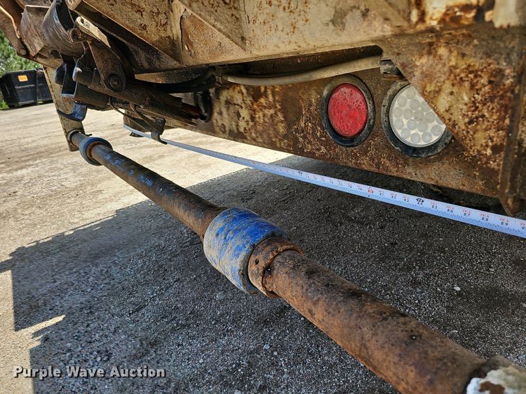 image for item DQ0090 2003 International 7400  refuse truck