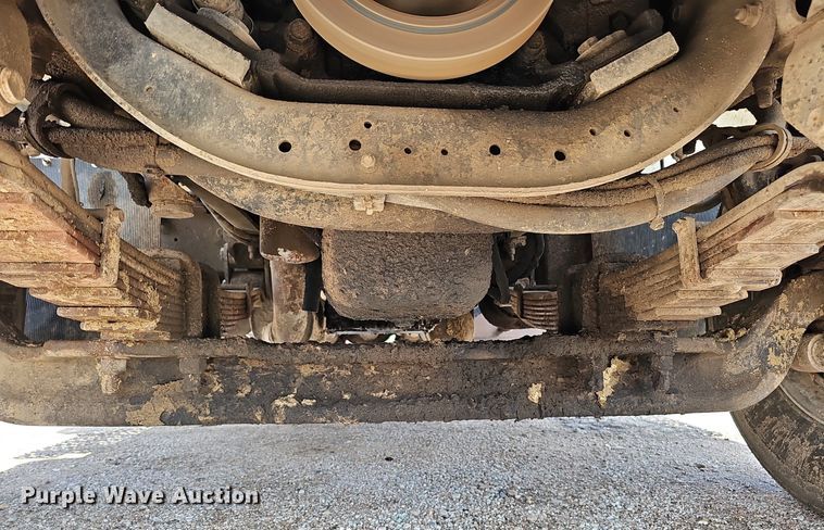 image for item DQ0090 2003 International 7400  refuse truck