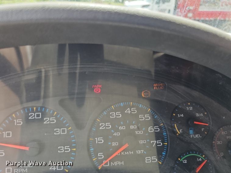 image for item DQ0090 2003 International 7400  refuse truck