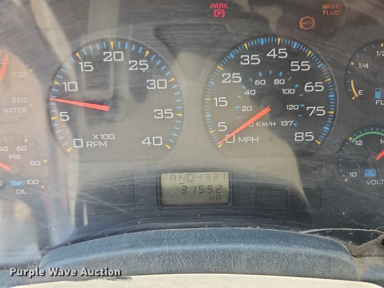 image for item DQ0090 2003 International 7400  refuse truck