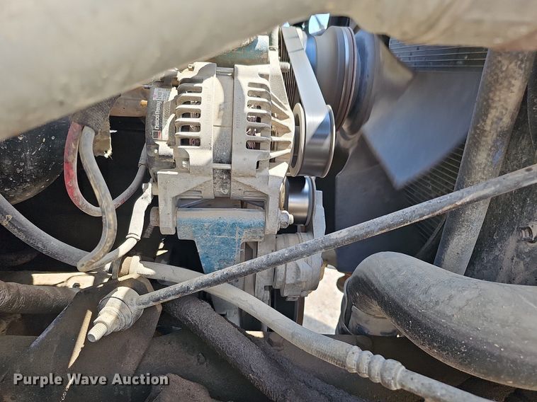 image for item DQ0090 2003 International 7400  refuse truck