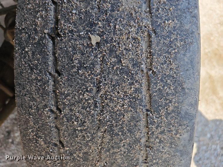 image for item DQ0090 2003 International 7400  refuse truck