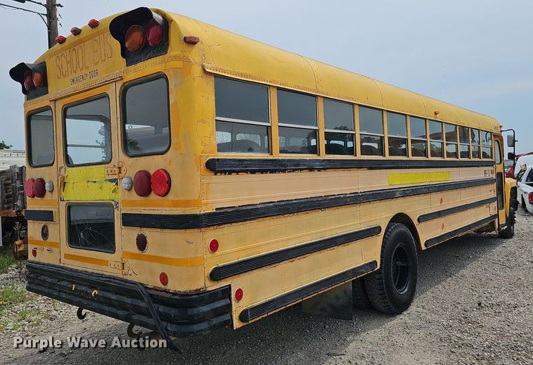 image for item DQ0117 1989 Ford B700  school bus
