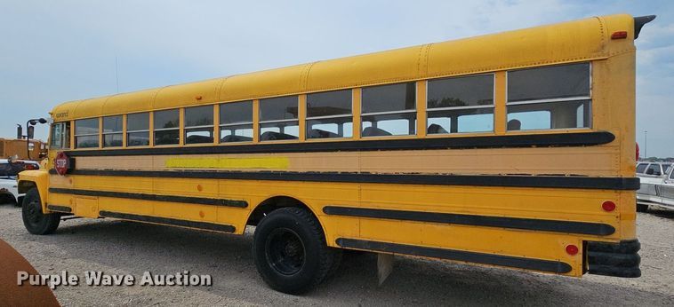 image for item DQ0117 1989 Ford B700  school bus