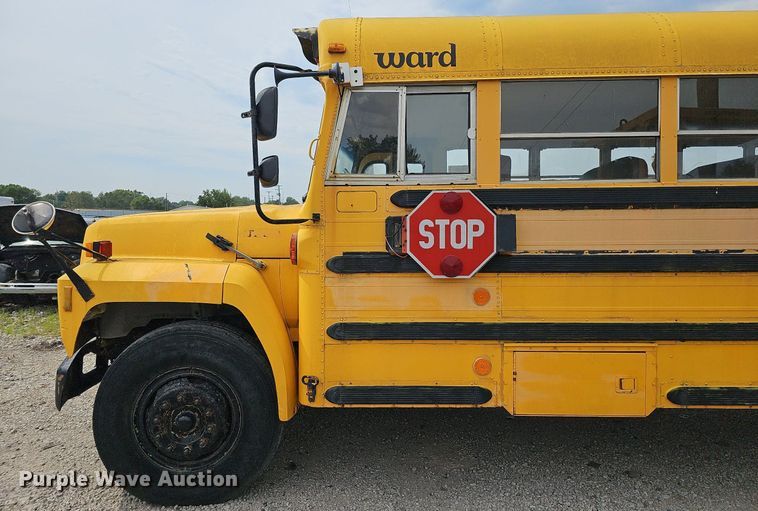 image for item DQ0117 1989 Ford B700  school bus
