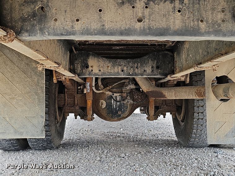 image for item DQ0117 1989 Ford B700  school bus