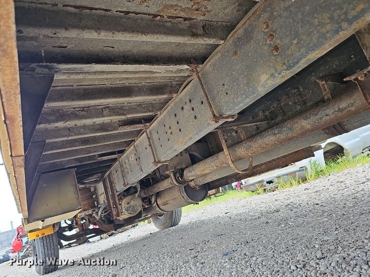 image for item DQ0117 1989 Ford B700  school bus