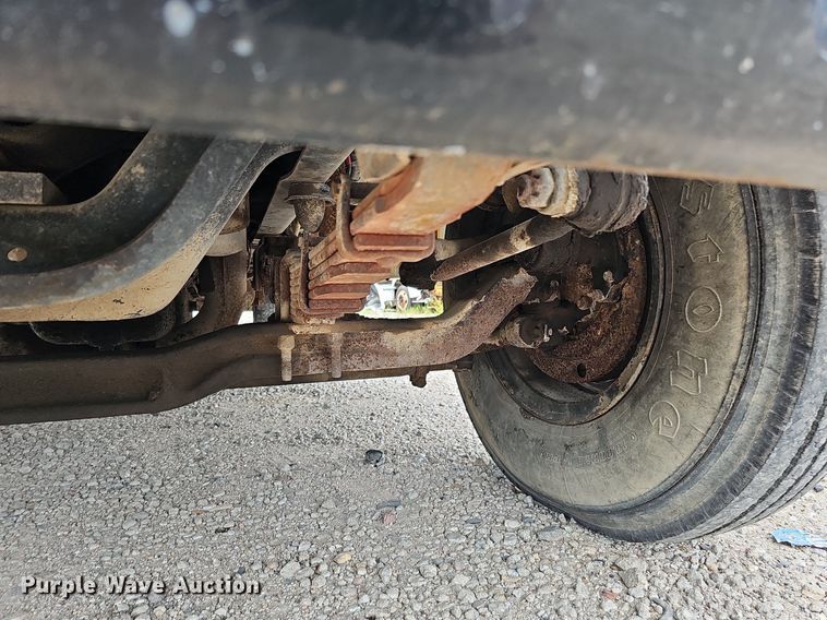 image for item DQ0117 1989 Ford B700  school bus