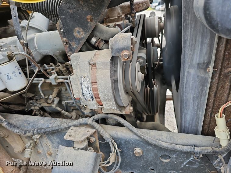 image for item DQ0117 1989 Ford B700  school bus