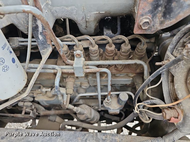 image for item DQ0117 1989 Ford B700  school bus