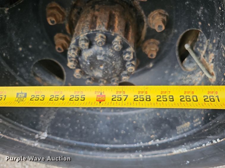 image for item DQ0117 1989 Ford B700  school bus