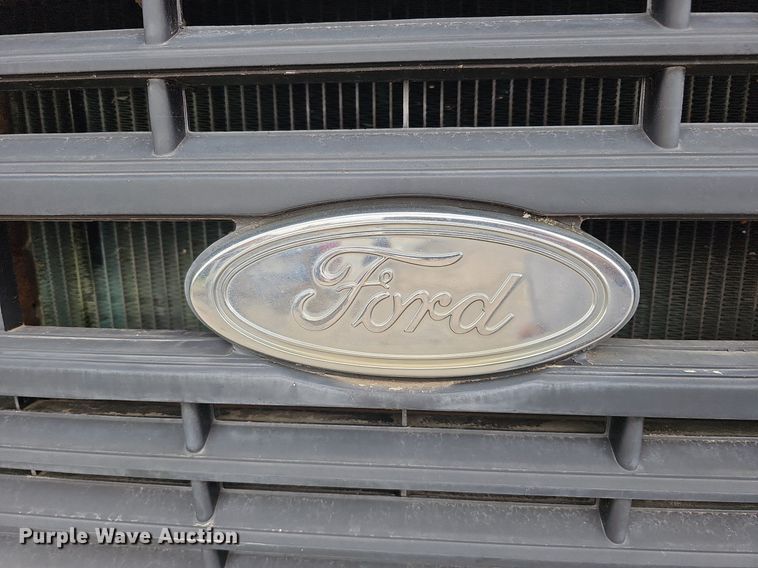 image for item DQ0117 1989 Ford B700  school bus