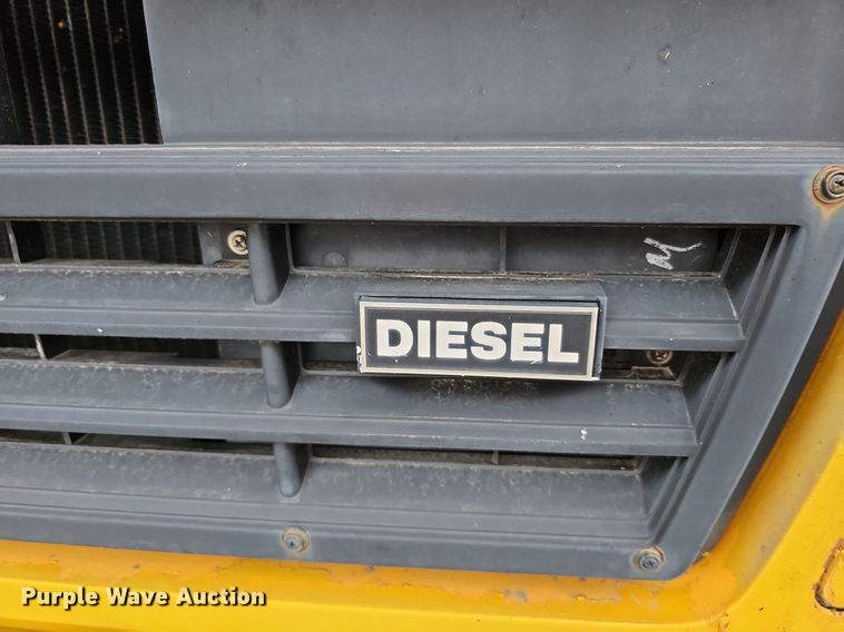 image for item DQ0117 1989 Ford B700  school bus