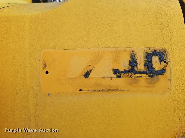 image for item DQ0117 1989 Ford B700  school bus