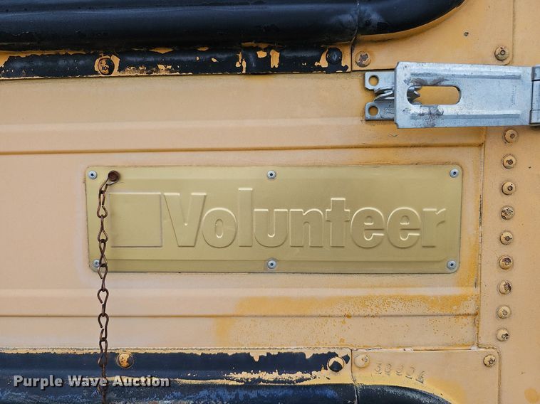 image for item DQ0117 1989 Ford B700  school bus