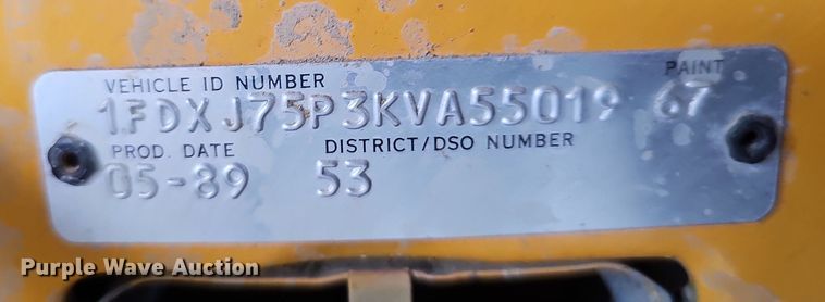 image for item DQ0117 1989 Ford B700  school bus