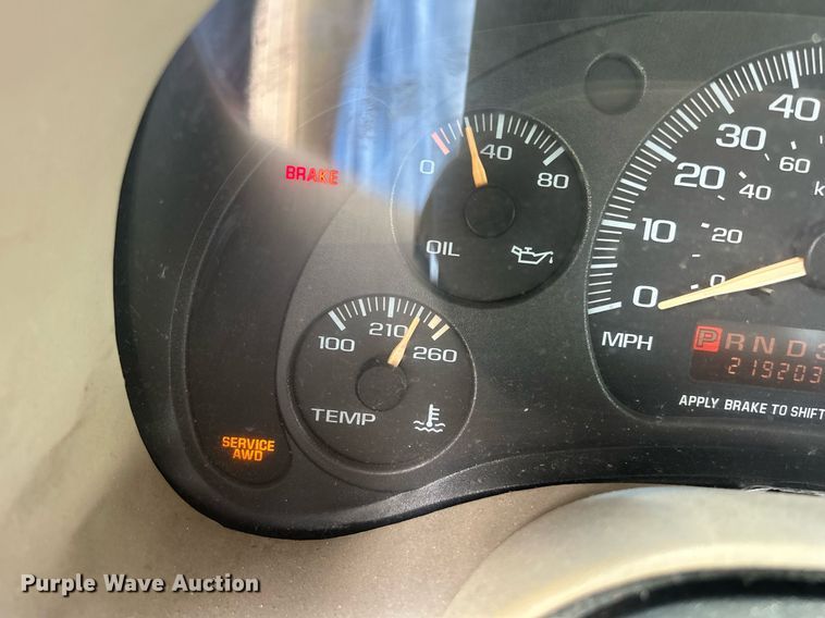 image for item DQ0845 2002 GMC Safari  van