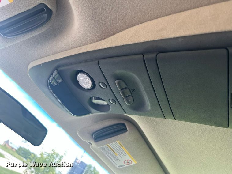 image for item DQ0845 2002 GMC Safari  van