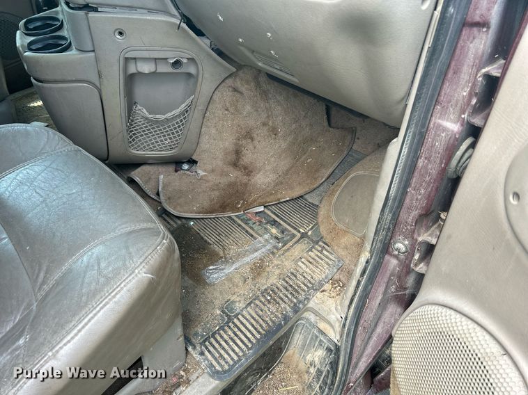 image for item DQ0845 2002 GMC Safari  van