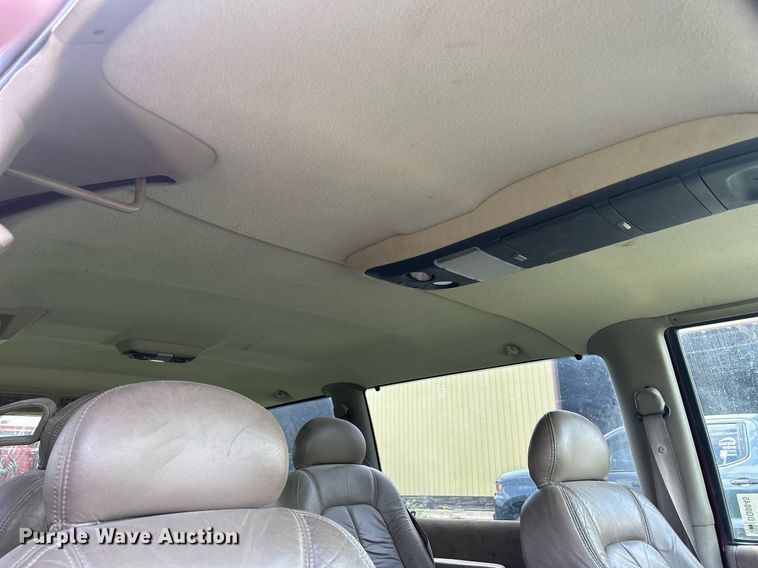 image for item DQ0845 2002 GMC Safari  van