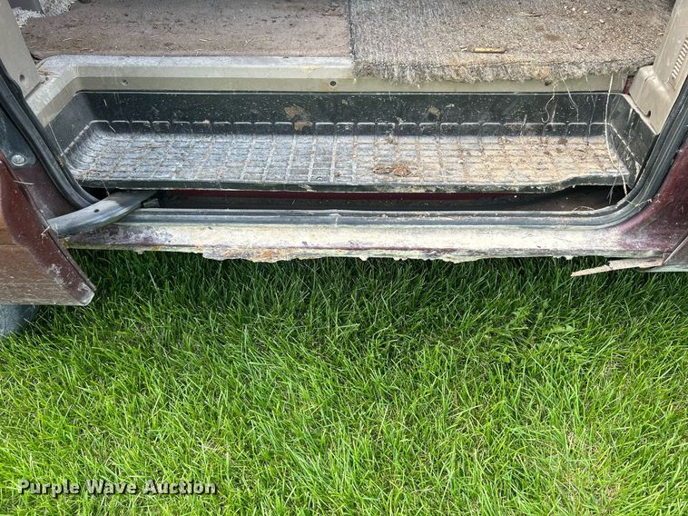 image for item DQ0845 2002 GMC Safari  van