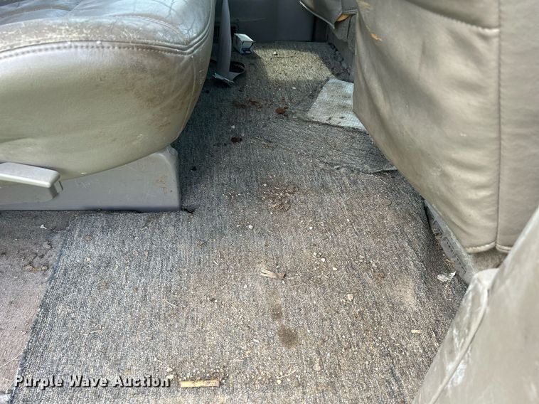 image for item DQ0845 2002 GMC Safari  van