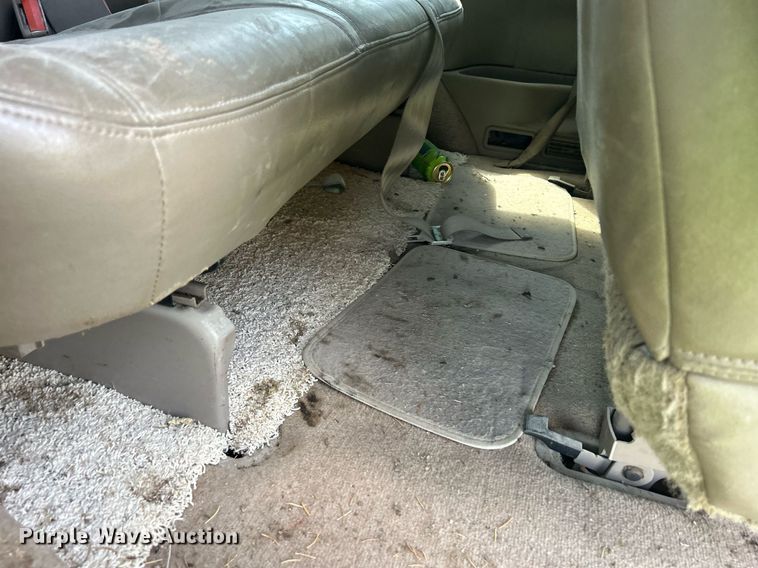 image for item DQ0845 2002 GMC Safari  van