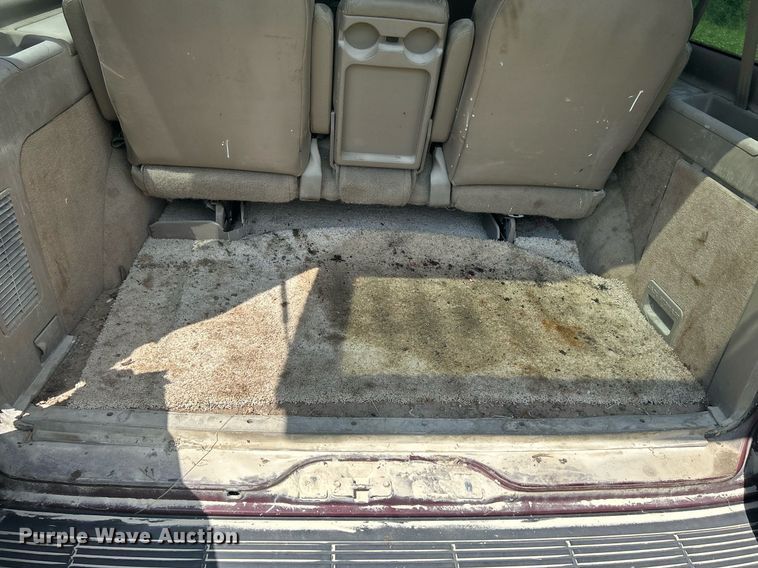 image for item DQ0845 2002 GMC Safari  van