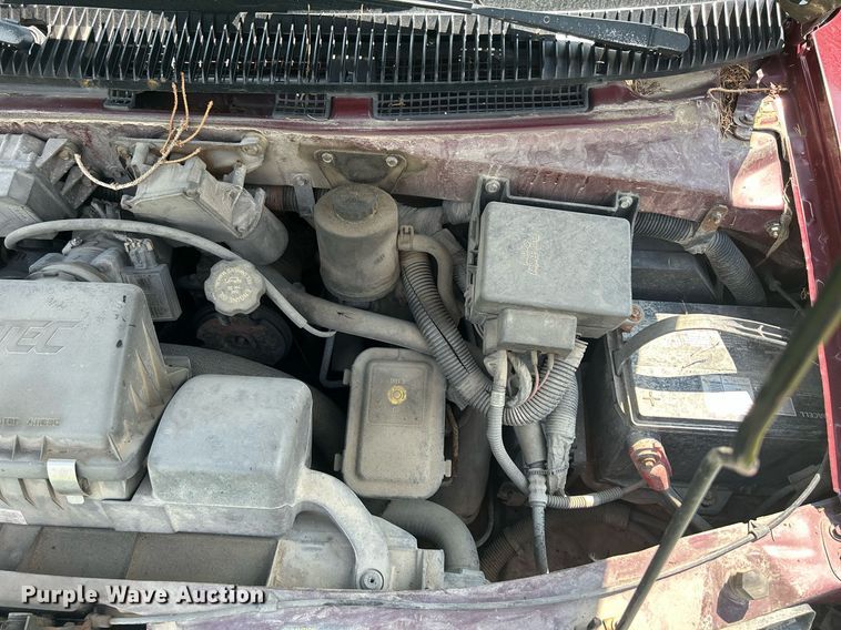 image for item DQ0845 2002 GMC Safari  van