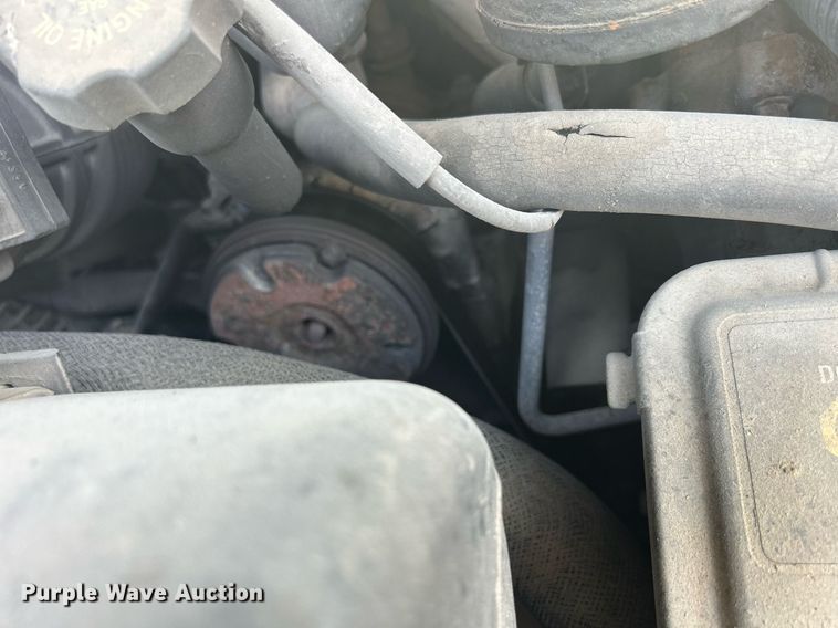 image for item DQ0845 2002 GMC Safari  van