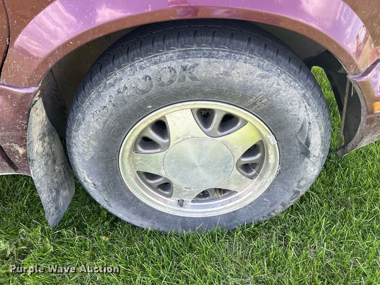 image for item DQ0845 2002 GMC Safari  van