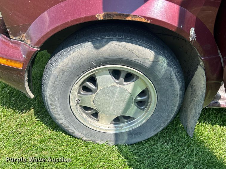 image for item DQ0845 2002 GMC Safari  van