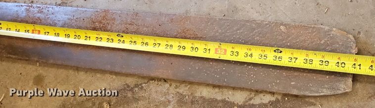 image for item DR3400 Clark GCX15E  forklift