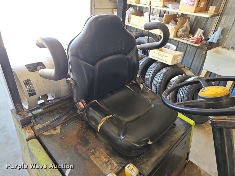 image for item DR3400 Clark GCX15E  forklift