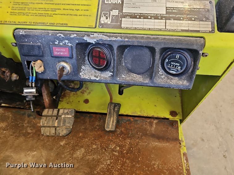 image for item DR3400 Clark GCX15E  forklift