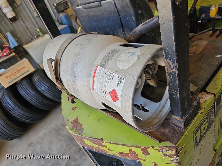 image for item DR3400 Clark GCX15E  forklift