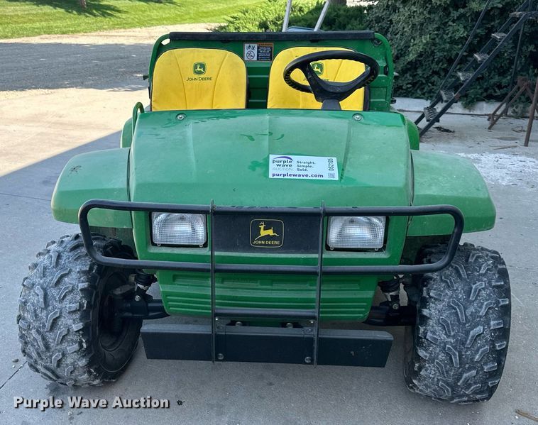 image for item DS2105 2006 John  Deere Gator  utility vehicle