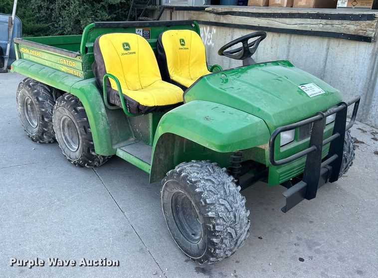 image for item DS2105 2006 John  Deere Gator  utility vehicle