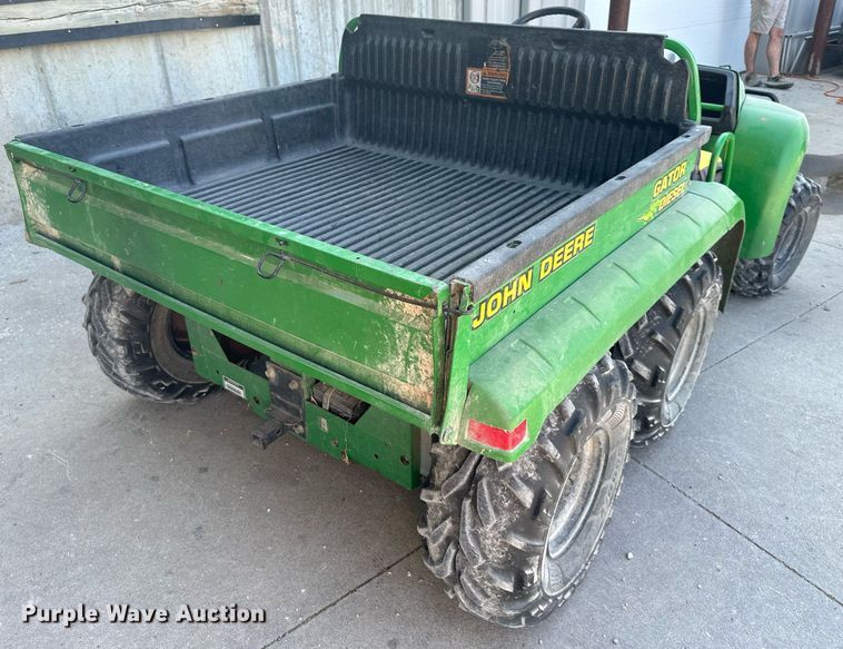 image for item DS2105 2006 John  Deere Gator  utility vehicle