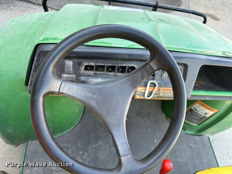 image for item DS2105 2006 John  Deere Gator  utility vehicle