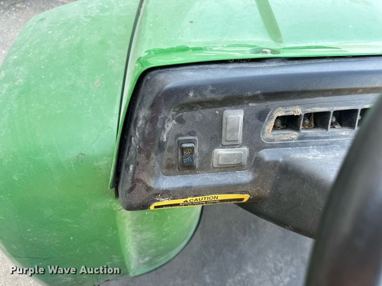 image for item DS2105 2006 John  Deere Gator  utility vehicle