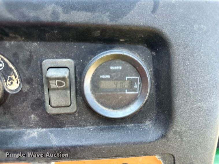 image for item DS2105 2006 John  Deere Gator  utility vehicle