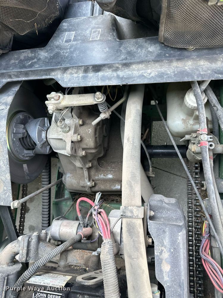 image for item DS2105 2006 John  Deere Gator  utility vehicle