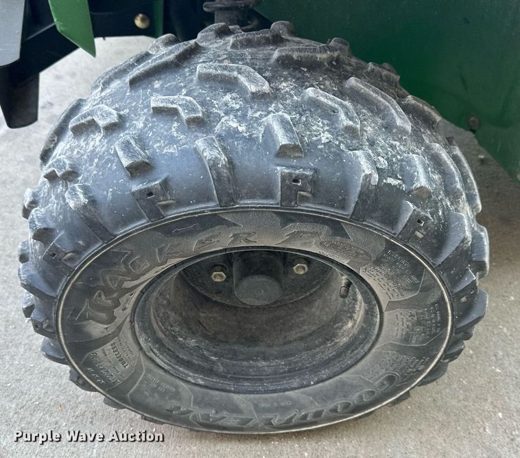 image for item DS2105 2006 John  Deere Gator  utility vehicle