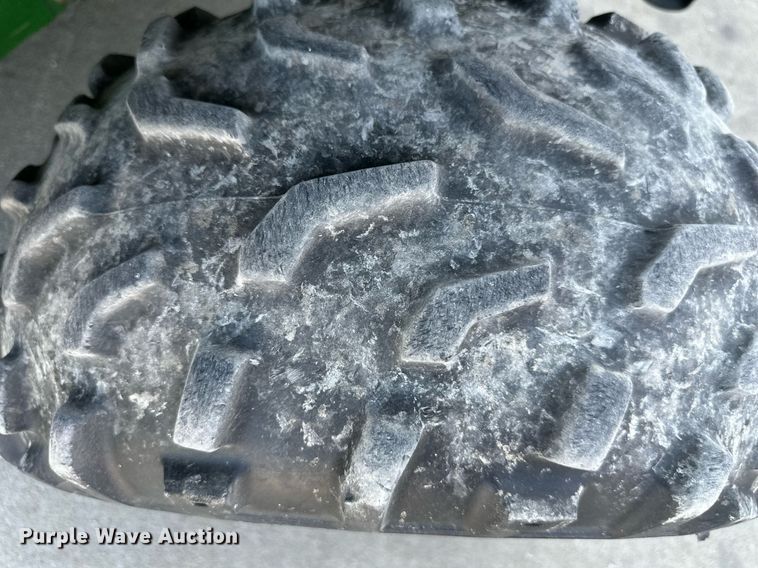 image for item DS2105 2006 John  Deere Gator  utility vehicle