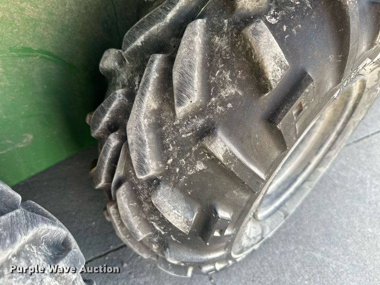 image for item DS2105 2006 John  Deere Gator  utility vehicle