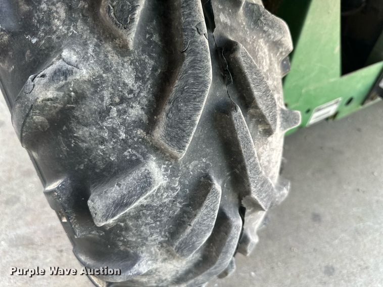 image for item DS2105 2006 John  Deere Gator  utility vehicle