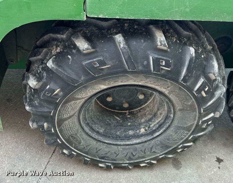 image for item DS2105 2006 John  Deere Gator  utility vehicle